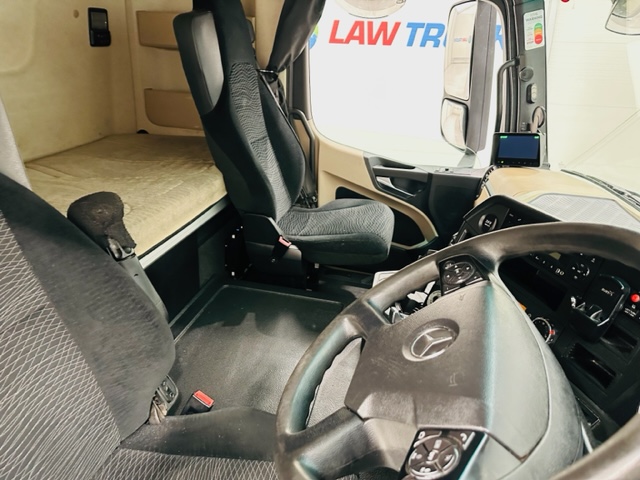 Mercedes Actros 2543 6×2 Midlift Tractor Unit