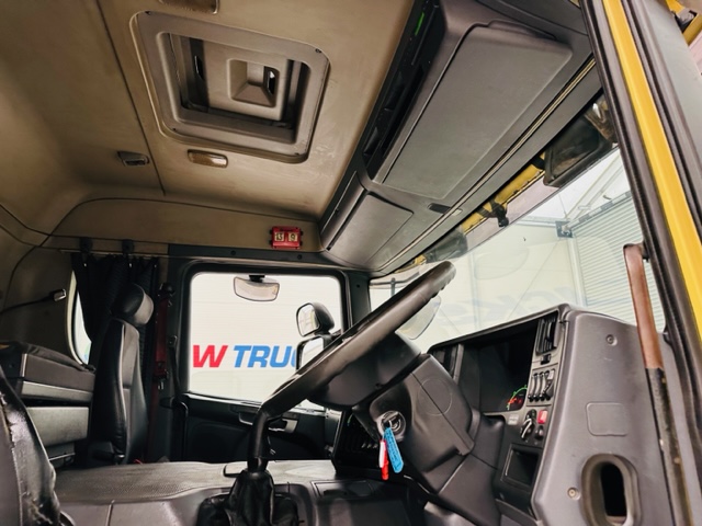 Scania P310 6×2 Sleeper Cab Curtainsider Manual