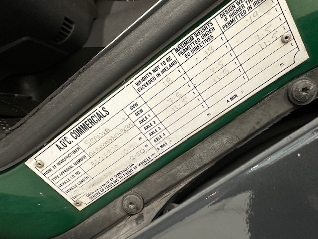 Scania P94 260 10 Tyre Sleeper Cab Flatbed