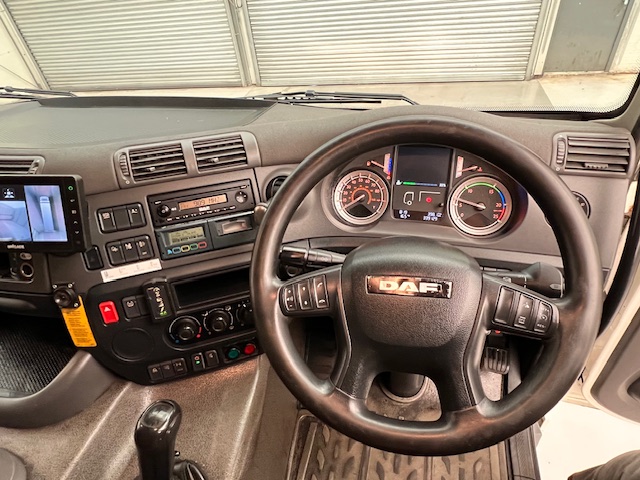 DAF CF 290 6×2 Rear Steer Fridge Box