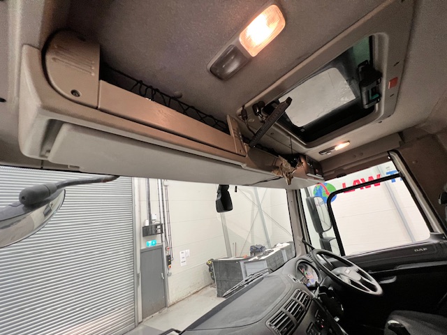 DAF CF 290 6×2 Rear Steer Fridge Box