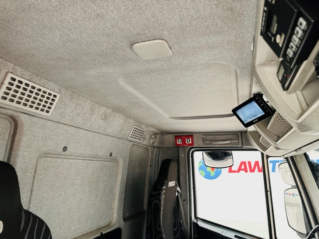Iveco Stralis 310 AT 6×2 Fridge Box Van