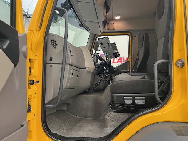 DAF LF 250 4×2 Sleeper Cab Gritter