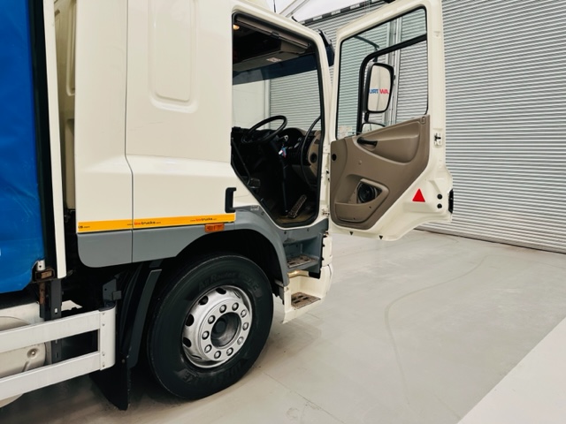DAF CF65 250 Sleeper Cab Curtainsider