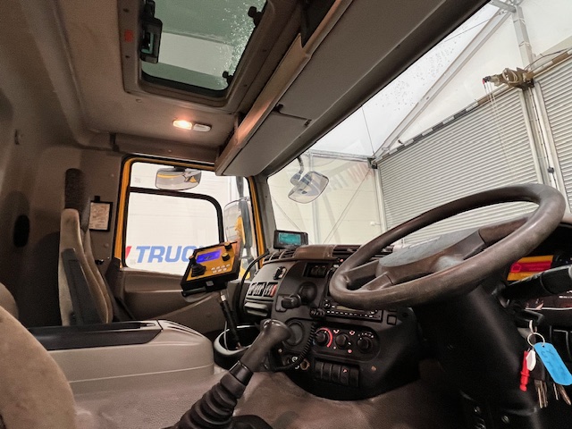 DAF CF75 310 6×4 Day Cab Gritter
