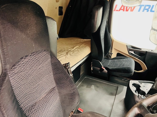 Mercedes Actros 1830 Sleeper Cab Curtainsider