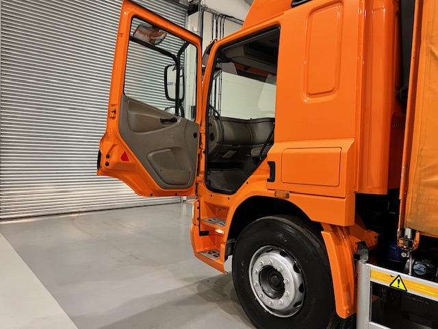 DAF CF65 220 Sleeper Cab Curtainsider
