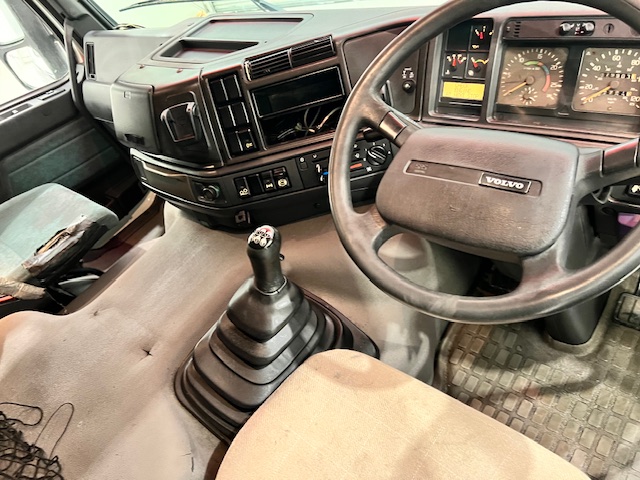 Volvo FM12 380 6×2 Midlift Tractor Unit Manual