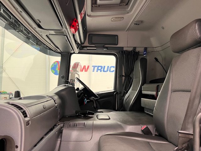 Scania P250 4×2 Sleeper Cab Box Van Manual