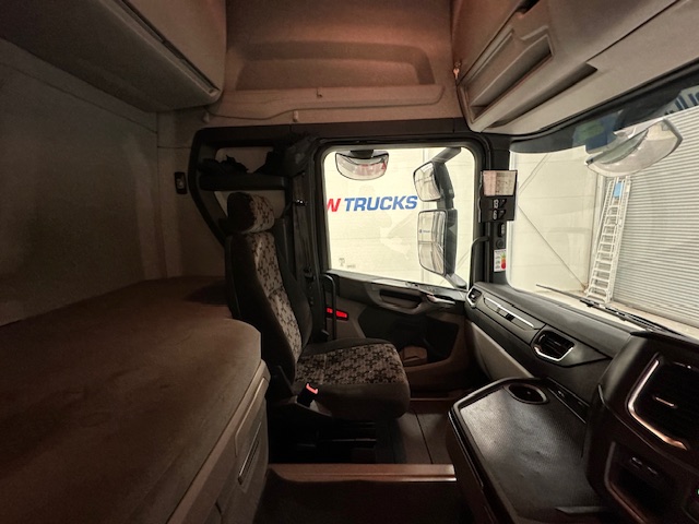 Scania R450 6×2 Midlift Highline Tractor Unit