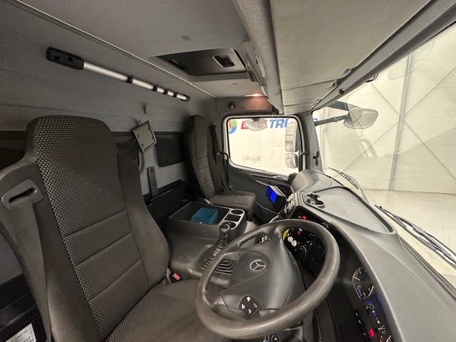 Mercedes Axor 1824 Day Cab Fridge Box
