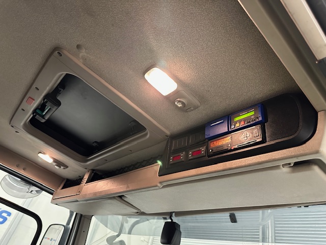 DAF CF 330 Rear Lift Day Cab Fridge Box
