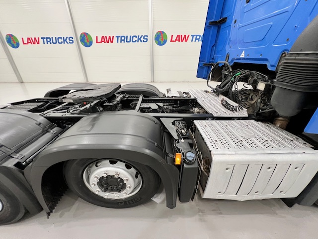 Mercedes Actros 2545 6×2 Midlift Tractor Unit