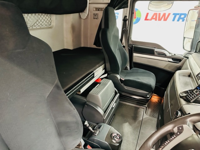 MAN TGX 26.480 6×2 Tractor Unit