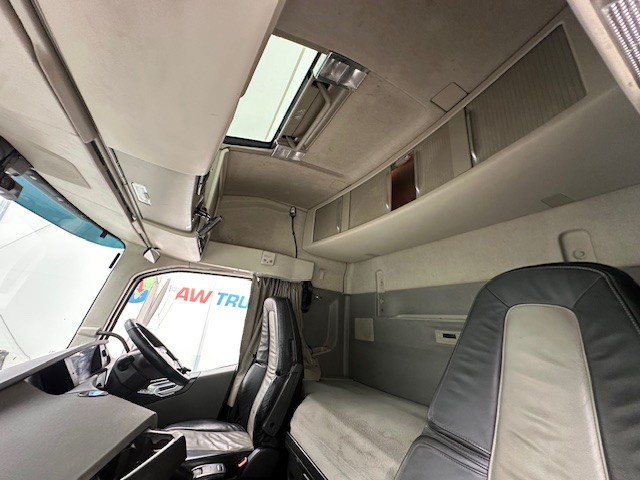 Volvo FH 460 6×2 Midlift Tractor Unit
