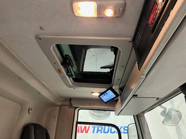 DAF CF 290 6×2 Rear Steer Fridge Box