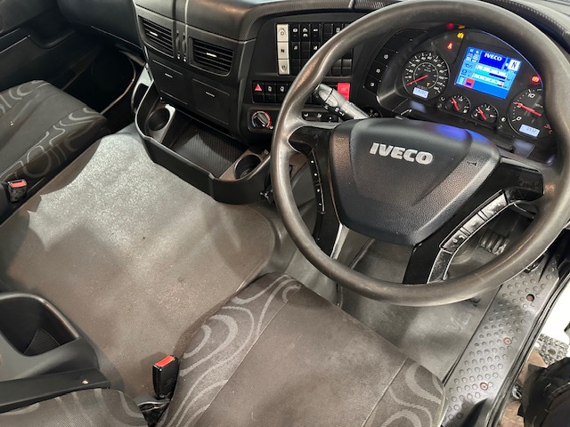 Iveco Stralis 360 6×2 Rear Steer Curtainsider