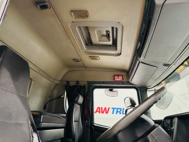 Scania P310 6×2 Sleeper Cab Curtainsider Manual