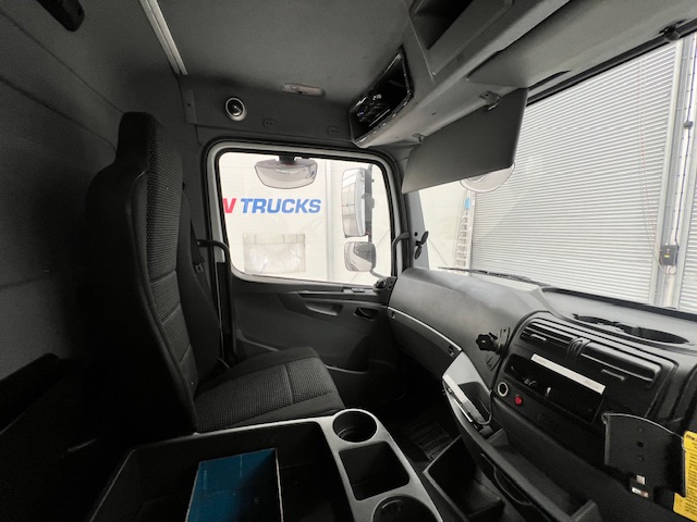 Mercedes Axor 1824 Day Cab Box Van