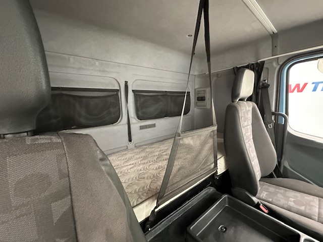 Mercedes Axor 2529 Rear Lift Sleeper Cab Box Van