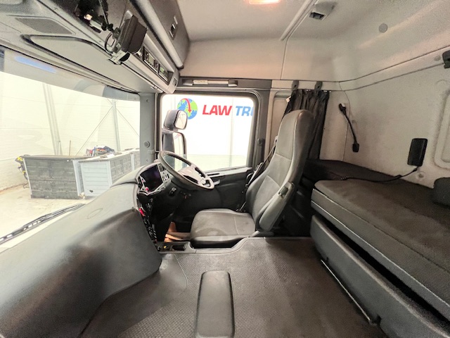 Scania P250 4×2 Sleeper Cab Fridge Box