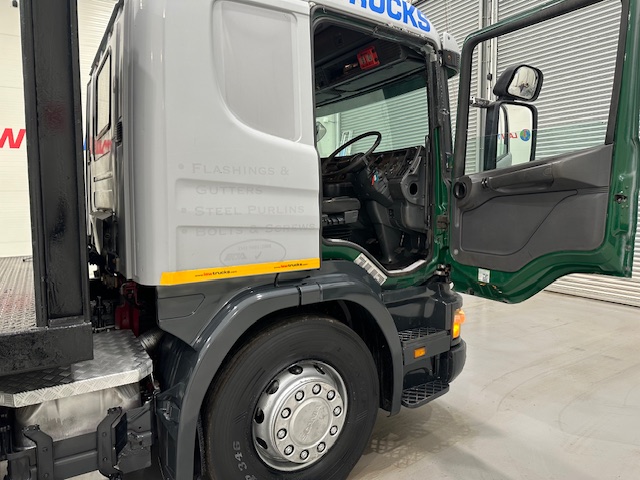 Scania P94 260 10 Tyre Sleeper Cab Flatbed