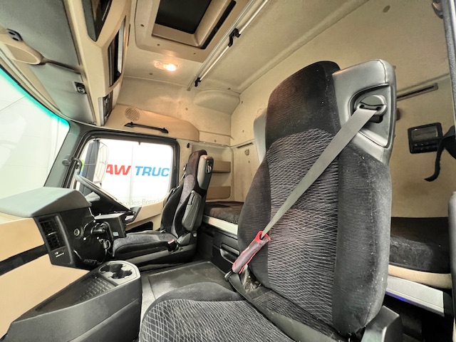 Mercedes Actros 2530 Rear Lift Sleeper Cab Curtainsider