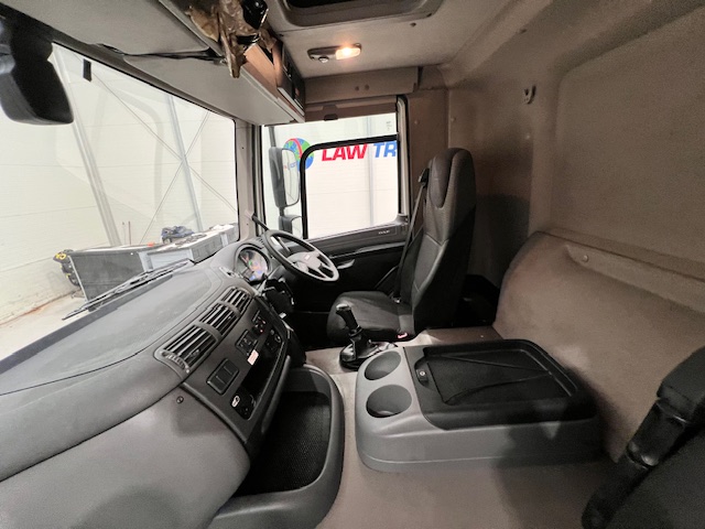 DAF CF 290 6×2 Rear Steer Fridge Box