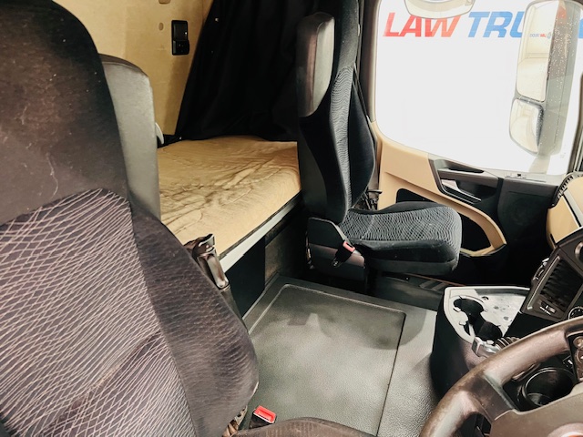 Mercedes Actros 1830 Sleeper Cab Curtainsider