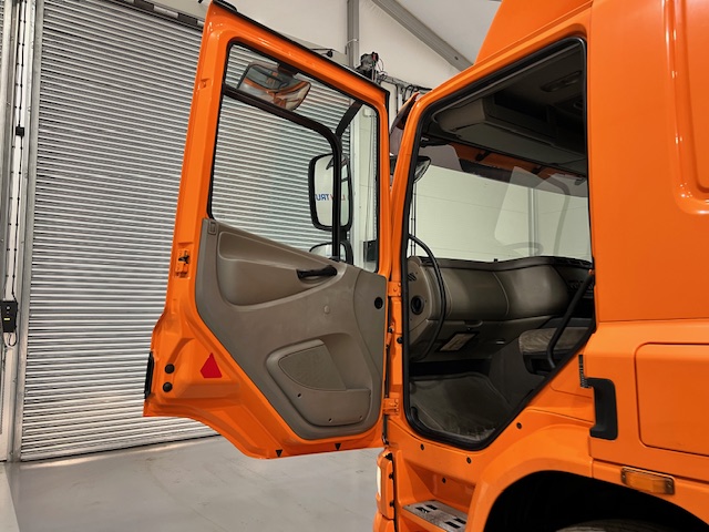 DAF CF65 220 Sleeper Cab Curtainsider