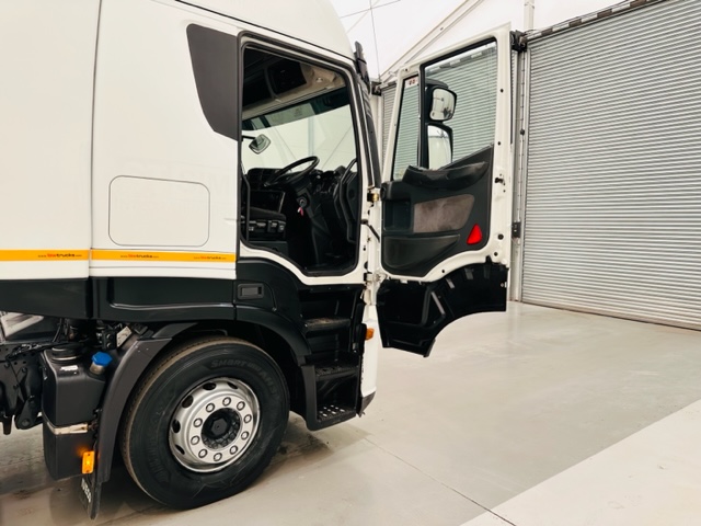 Iveco Stralis 450 4×2 Tractor Unit