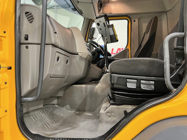 DAF LF 250 4×2 Sleeper Cab Gritter