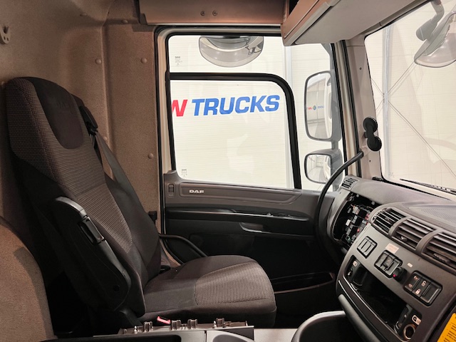 DAF CF 290 6×2 Rear Steer Fridge Box
