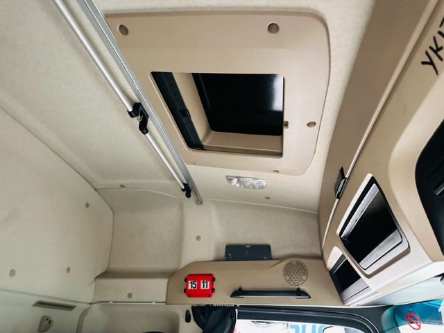 Mercedes Actros 2543 6×2 Midlift Tractor Unit