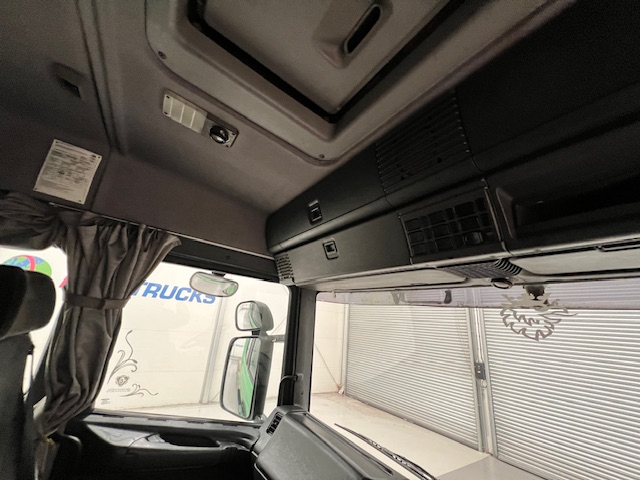 Scania P94 220 4×2 Sleeper Cab Flatbed