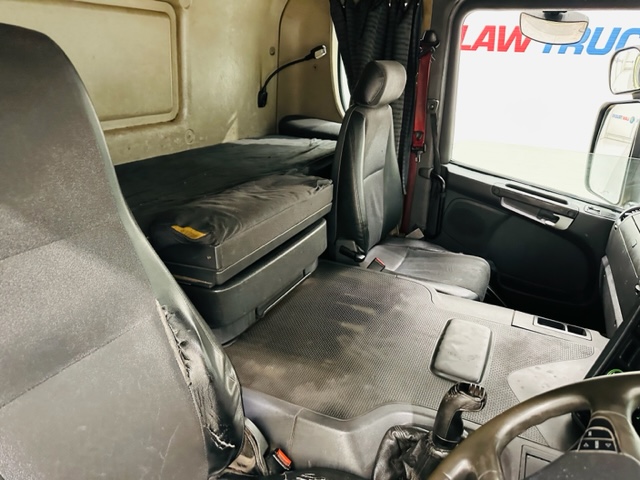 Scania P310 6×2 Sleeper Cab Curtainsider Manual