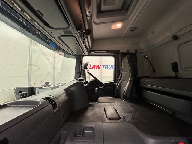 Scania P250 4×2 Sleeper Cab Fridge Box