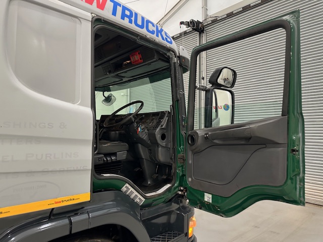 Scania P94 260 10 Tyre Sleeper Cab Flatbed