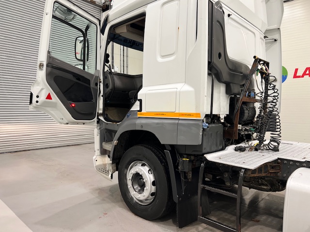 DAF CF 400 4×2 Sleeper Cab Tractor Unit