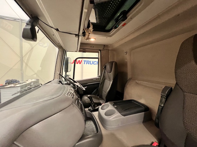 DAF CF 290 6×2 Rear Steer Fridge Box