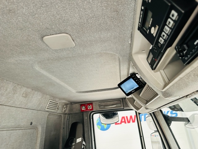 Iveco Stralis 310 AT 6×2 Fridge Box Van