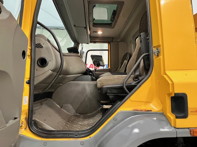DAF CF75 310 6×4 Day Cab Gritter