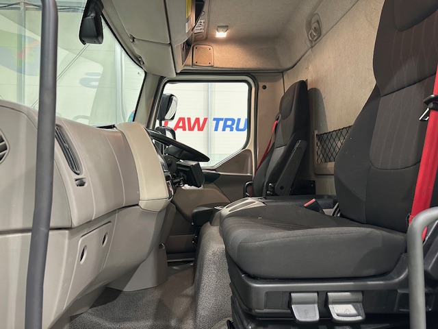 DAF LF 180 4×2 Day Cab Box Van
