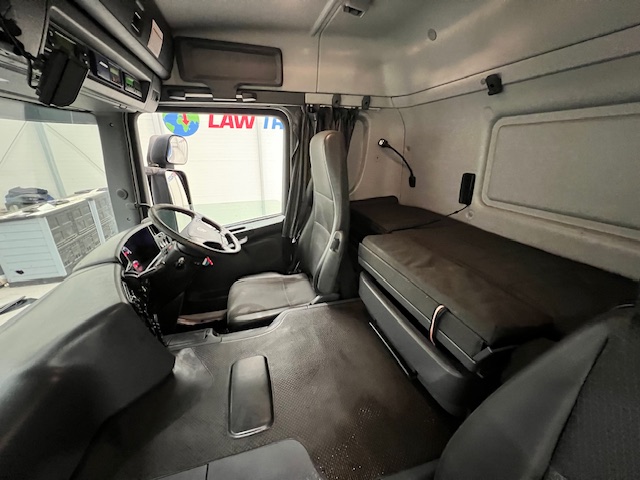 Scania P250 4×2 Sleeper Cab Fridge Box