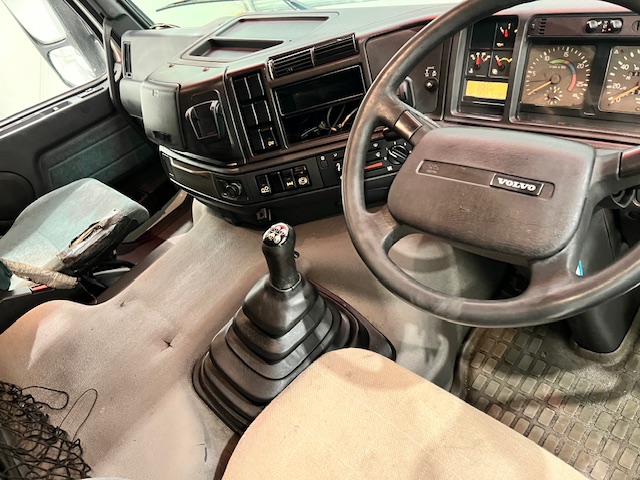 Volvo FM12 380 6×2 Midlift Tractor Unit Manual