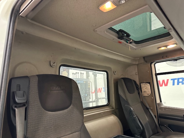 DAF CF75 310 6×4 Steel Tipper Grab Manual