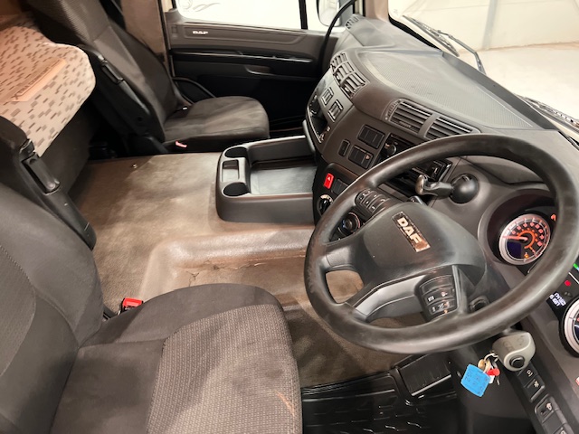 DAF CF 250 Sleeper Cab Curtainsider
