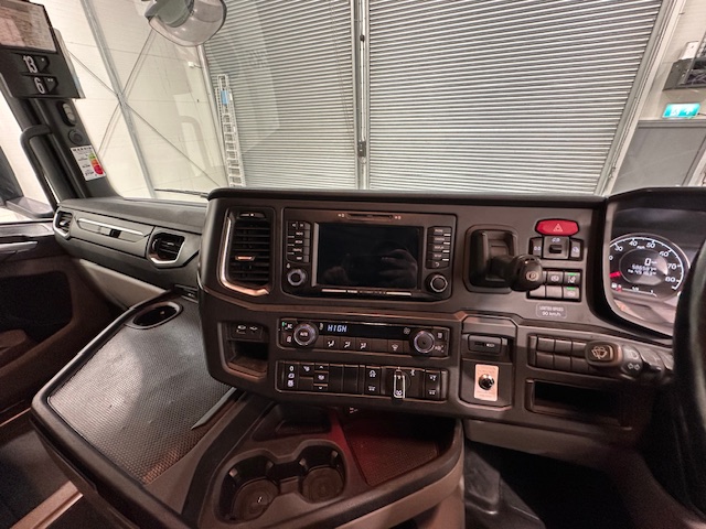 Scania R450 6×2 Midlift Highline Tractor Unit