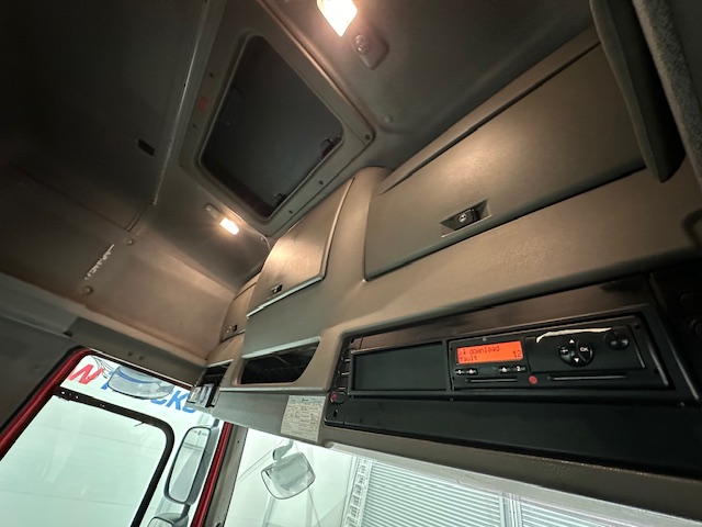 DAF CF85 410 6×2 Midlift Tractor Unit
