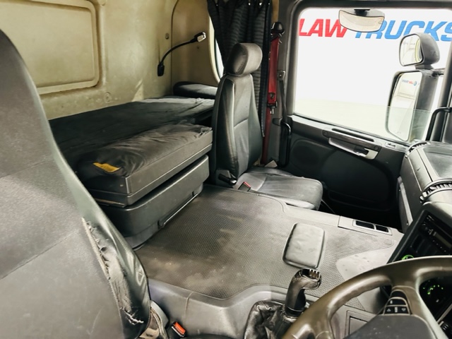 Scania P310 6×2 Sleeper Cab Curtainsider Manual